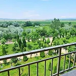 1-Bedroom Apartment In A Resort With 6 Pools, Top Floor, Stunning Sunset View Apartment Slantschew brjag