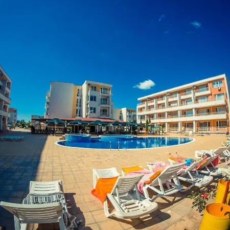 Appartement 1-Bedroom Apartment In A Resort With 6 Pools, Top Floor, Stunning Sunset View *